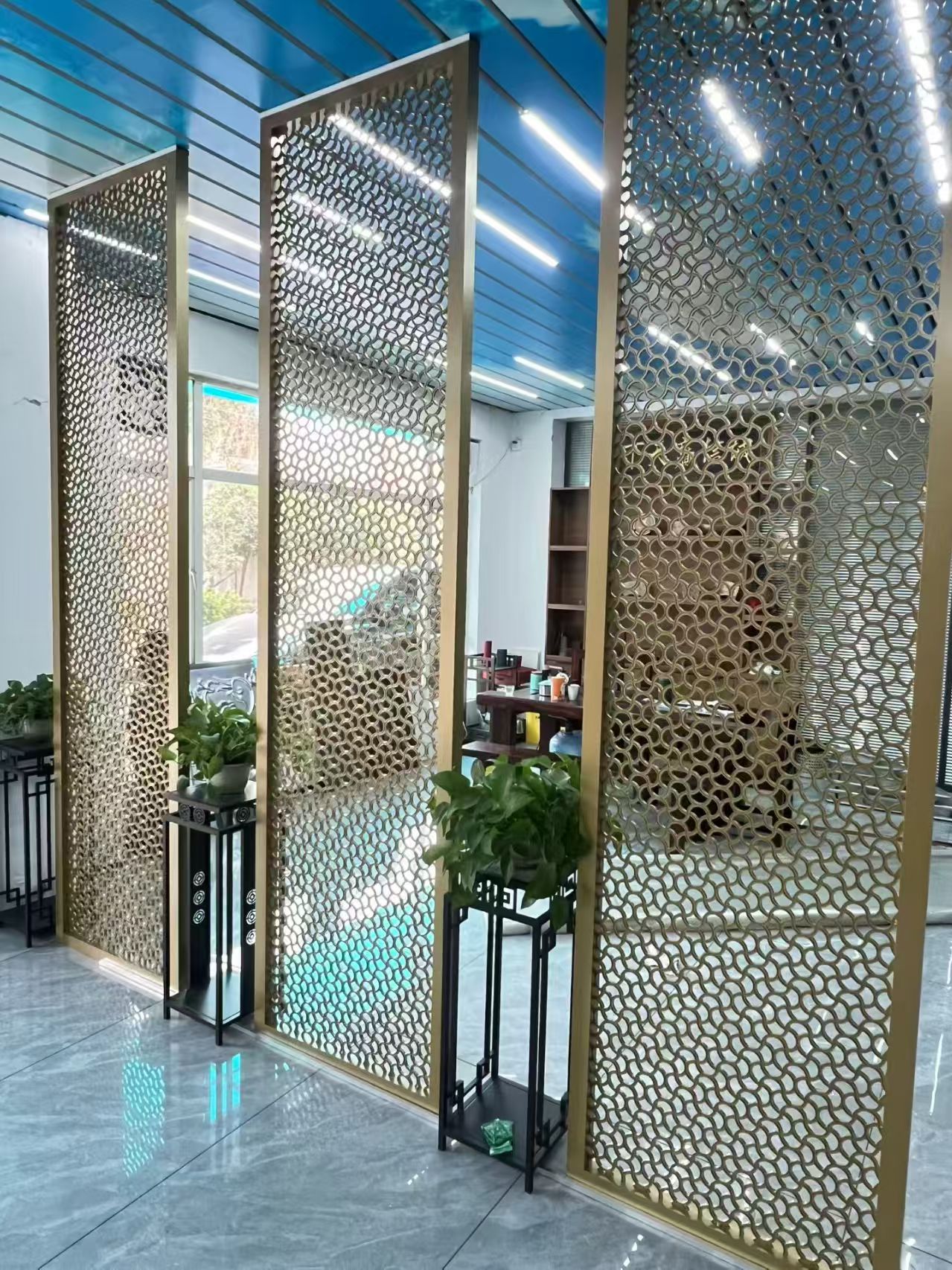 engraved aluminum screen