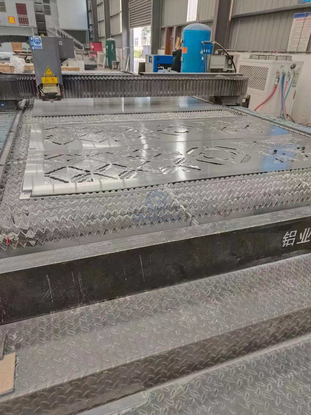 Laser Cutting Aluminum Lisence Sheet 