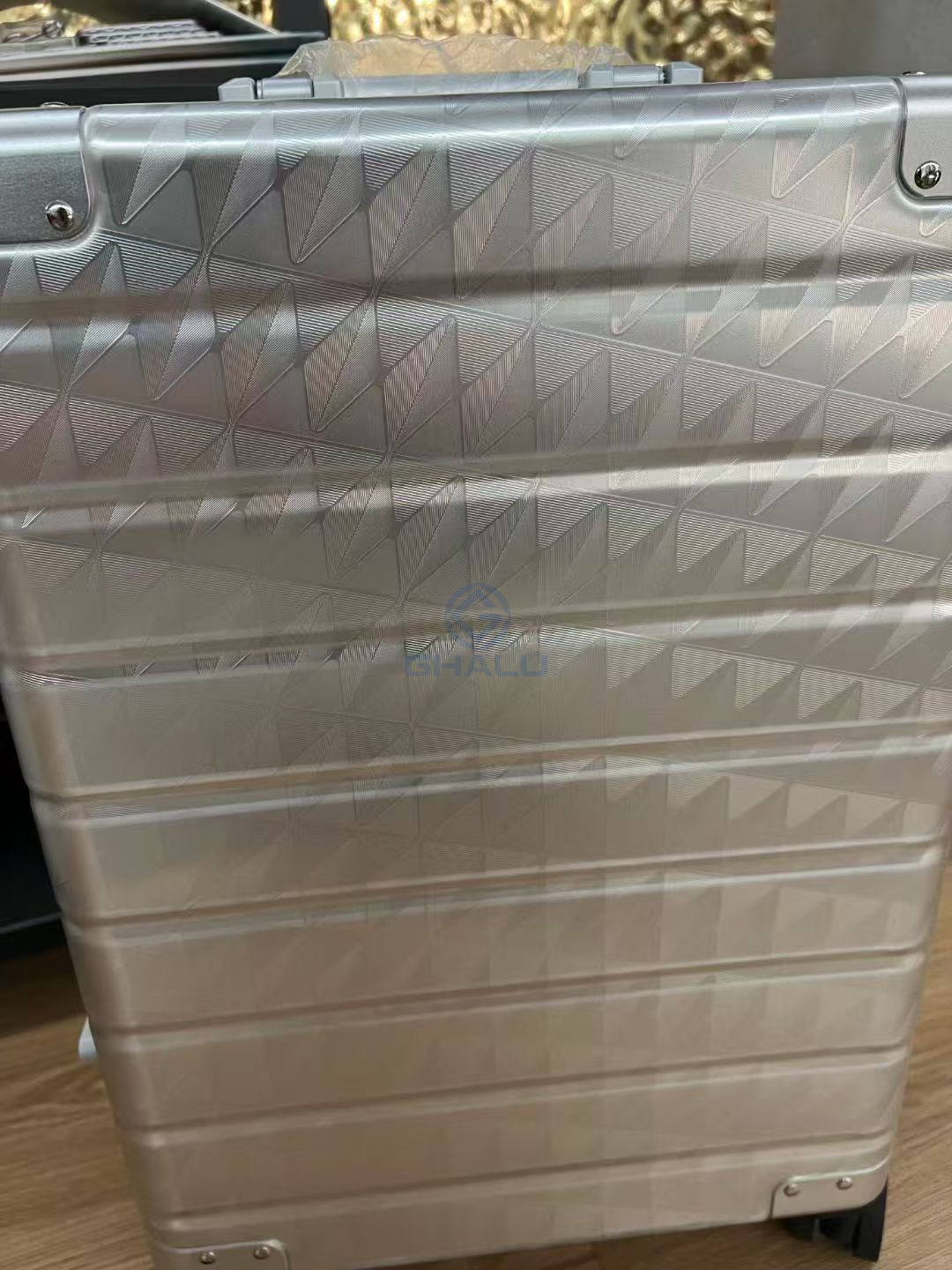 anodized brushed aluminum for metal shell